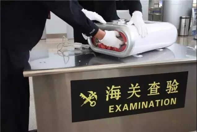 Who should bear the cost during the detention of the goods by the customs?