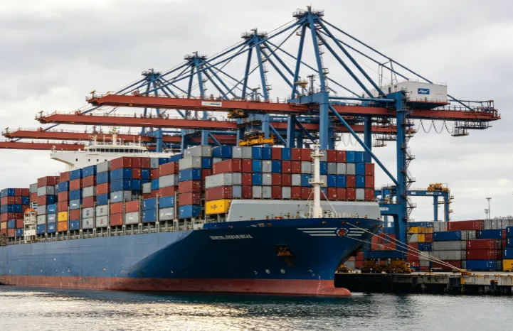 How much is shipping from China to Oman?